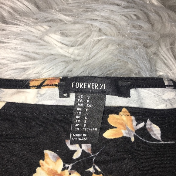 Crop Top - Picture 2 of 3